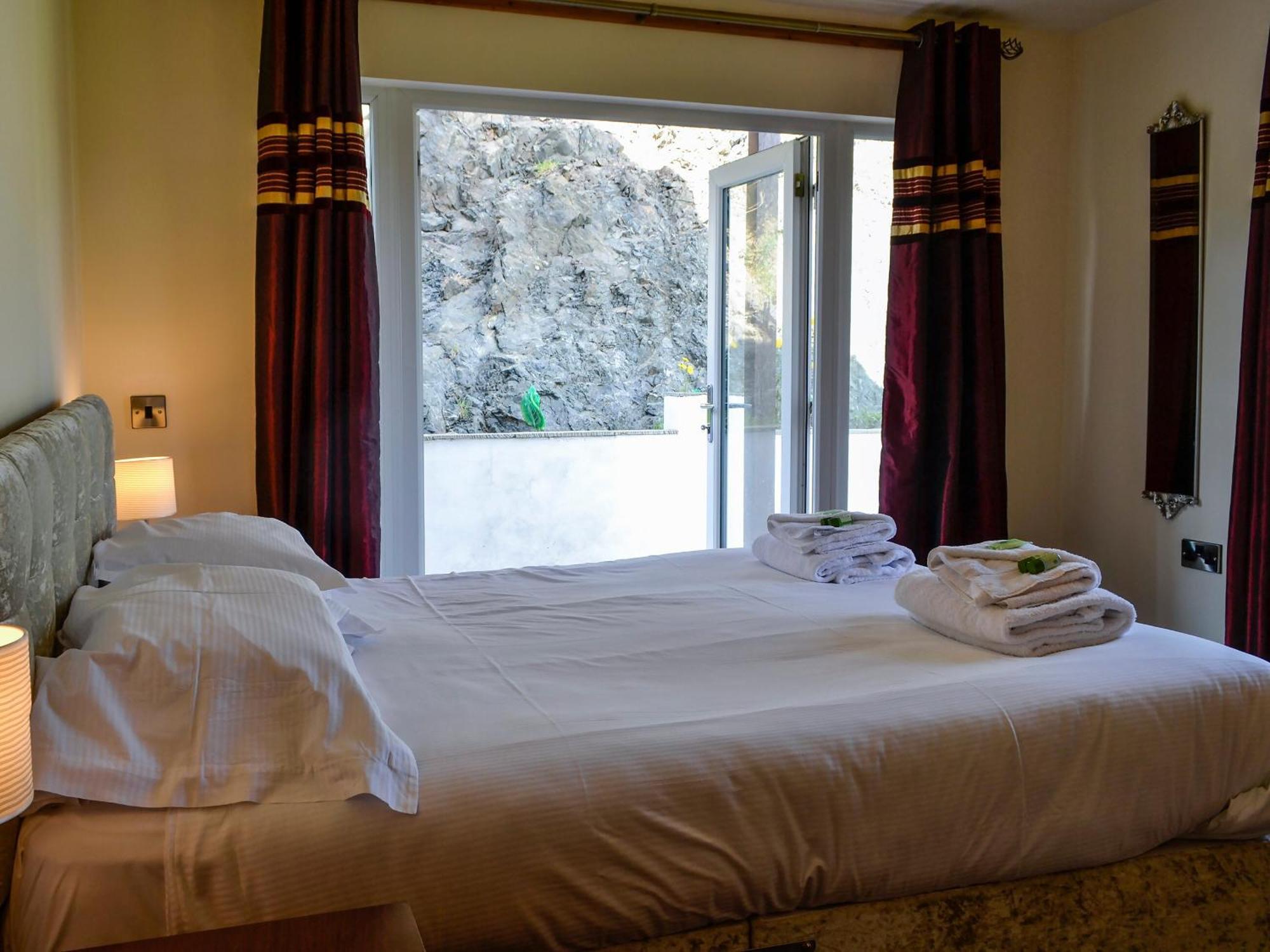 Seaviews And Hot Tub At The Fairways - Uk39821 Villa Portpatrick Exteriör bild